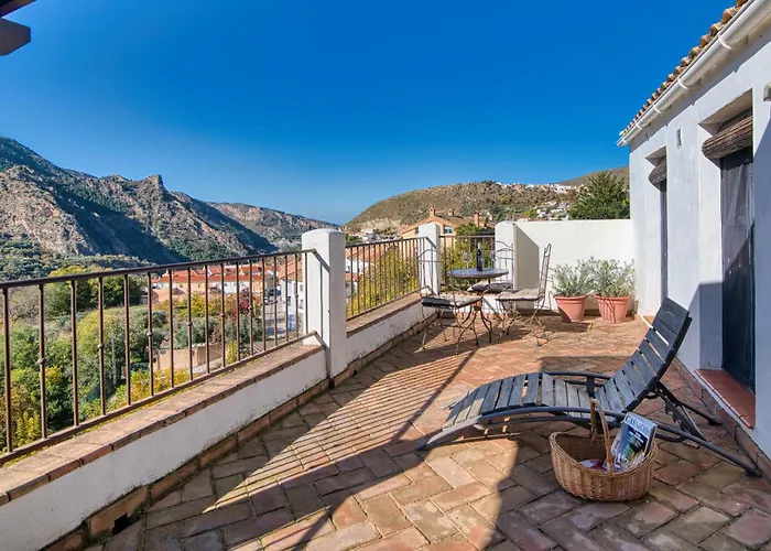 Casa Rural Arroyo de la Greda, tu base ideal para actividades en Sierra Nevada y Granada